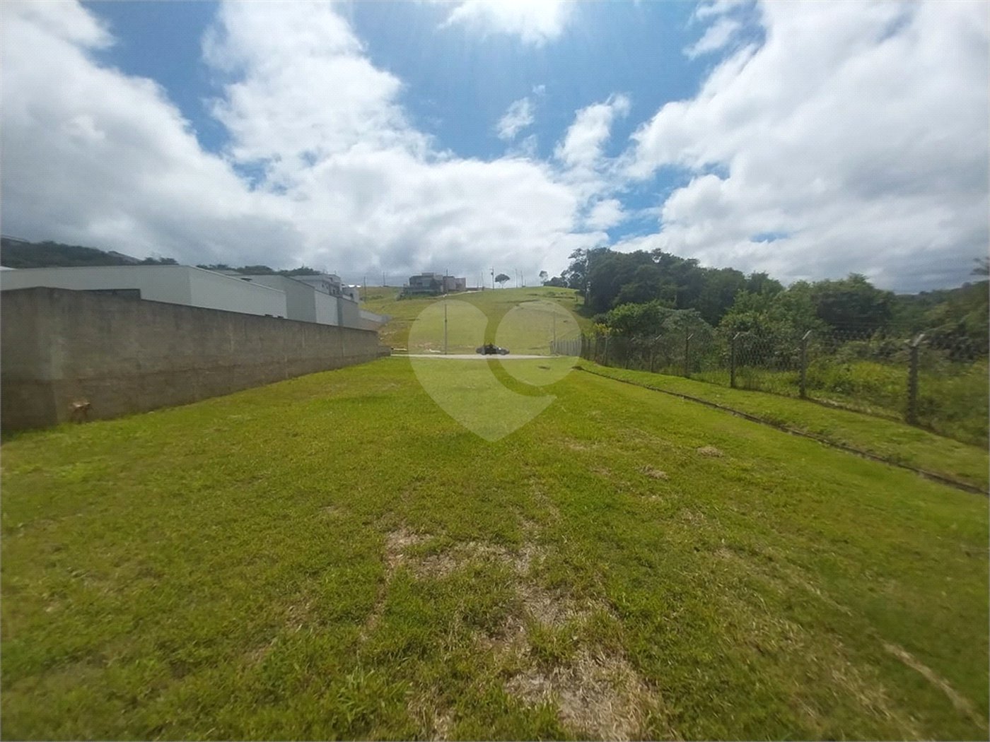Terreno a venda no condominio Santa Isabel