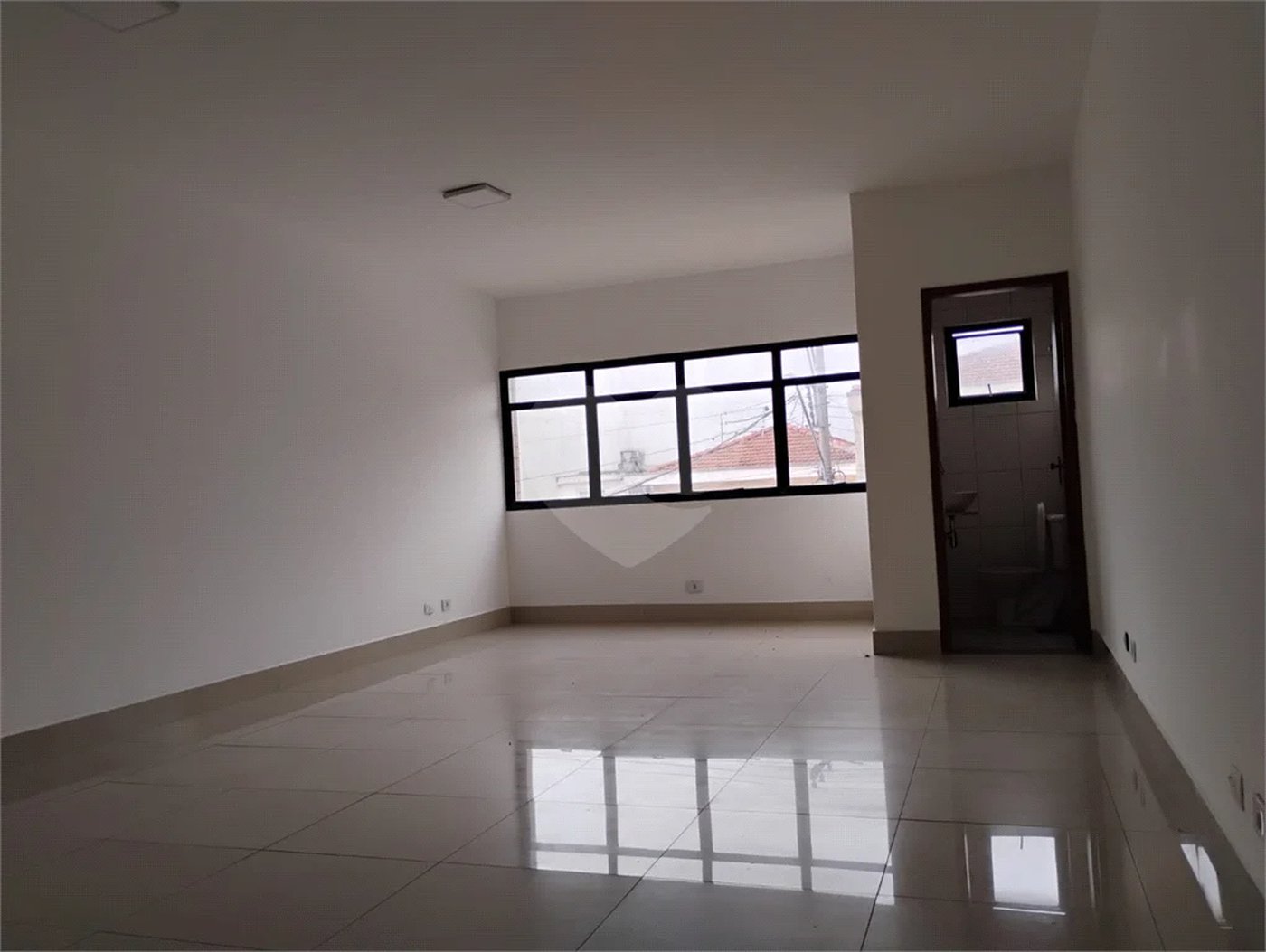 Ótima sala comercial para locação na Vila Santa Catarina