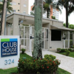 Apartamento de 3 Suítes com Vista Definitiva e Sol da Manhã no Condomínio Club House - Parque do Prado