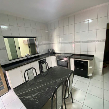 Sobrado para venda na cidade de Ibaté-SP.