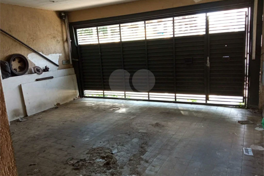 Exccelente imóvel totalmente reformado com 03 Dormts, 01 Suíte e 02 vagas.