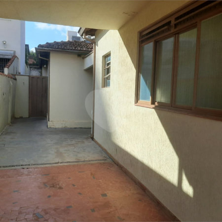 Casa térrea a venda na região central de São Carlos