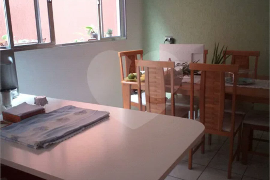 Vende-se Lindo Sobrado na Vila Santa Catarina