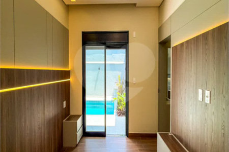 Casa Térrea Evidências - Indaiatuba/SP - R$ 1.950.000,00 - Área Total 307,33 m² - Área Construída 201,90 m² - TÉRREA - 03 suítes sendo a master com closet; Escritório; Lavabo; Cozinha com cooktop, forno, micro-ondas e coifa; Móveis planejados na hall de entrada, sala, escritório, cozinha, gourmet, s