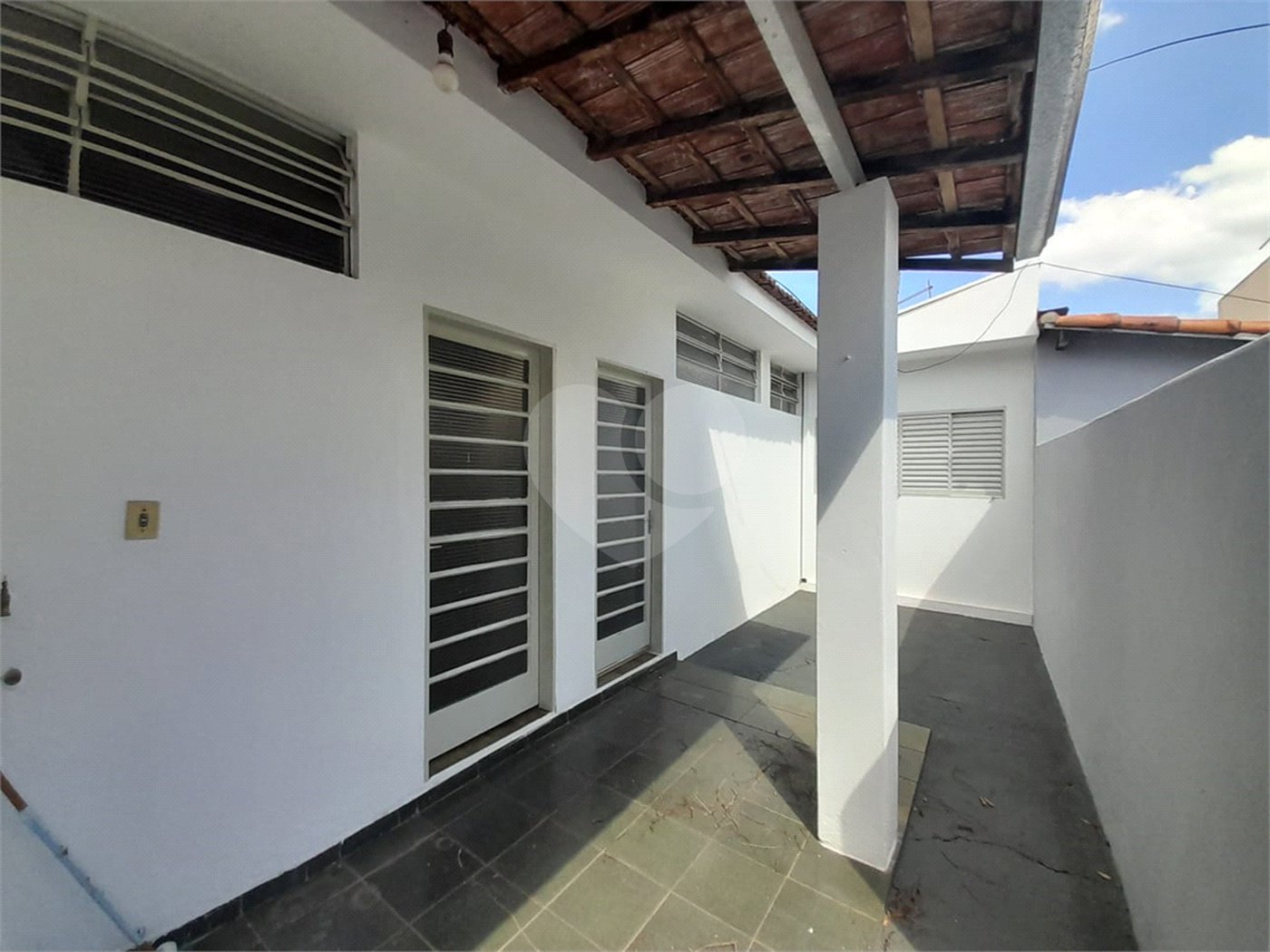 Casa Disponível para Venda ou Locação na Vila Nery – Ideal para Residência ou Comércio