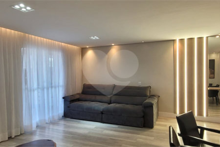 Amplo apto à venda | 113 m² | 3 dormitórios (1 suíte) | 2 vagas na Mooca!