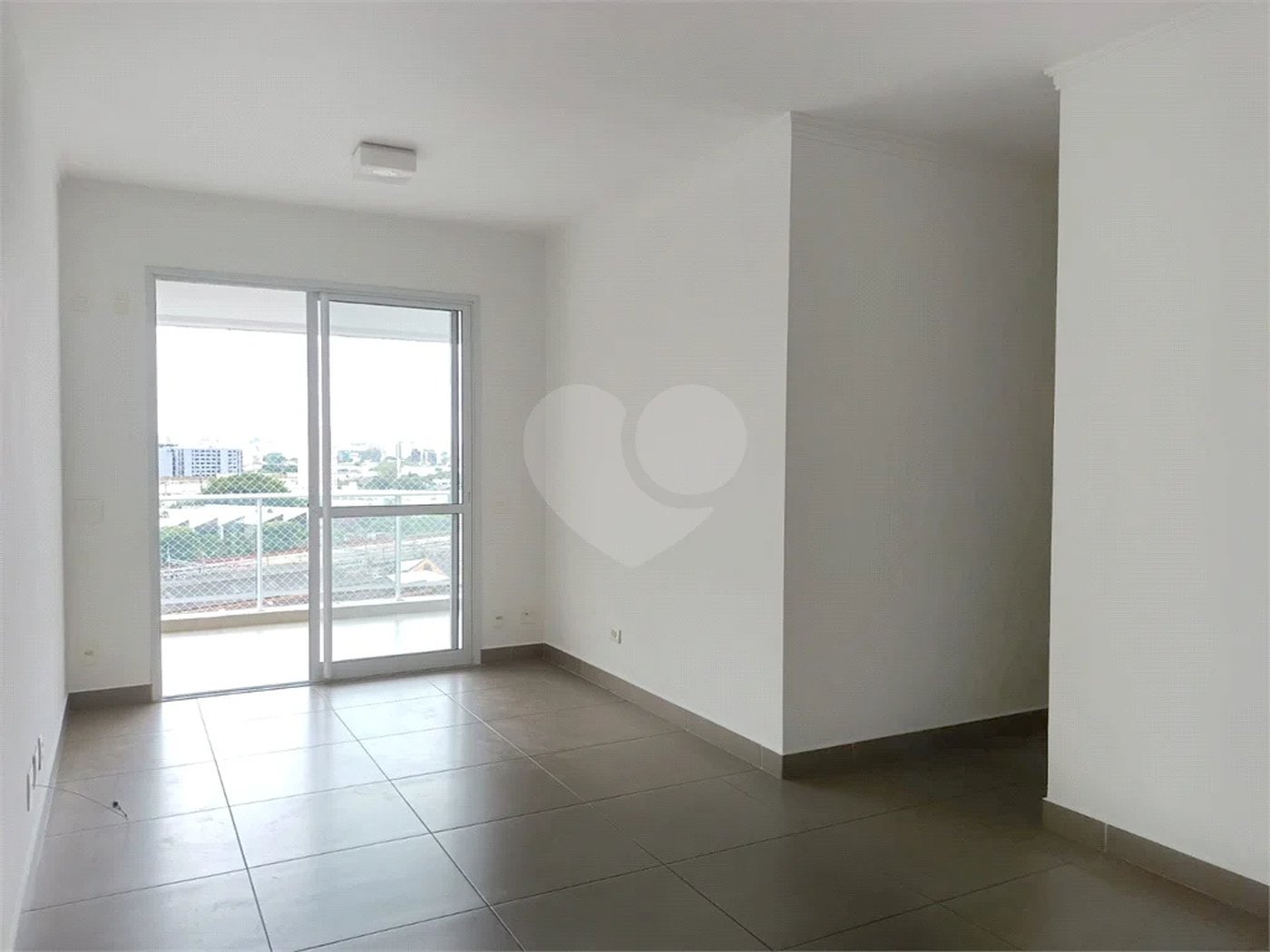 APARTAMENTO PARAÇAÇÃO COM 3 DORMITÓRIOS E 2 VAGAS DE GARGEM NA VILA ANASTÁCIO