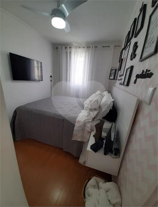 Apartamento com 2 quartos e 1 banheiro