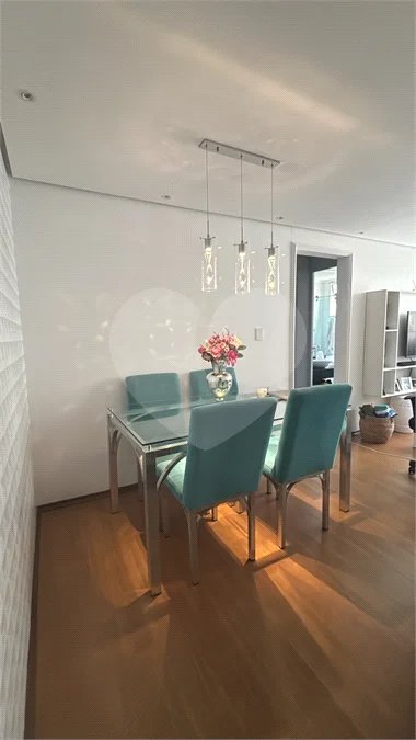 Apartamento com 2 quartos e 1 banheiro