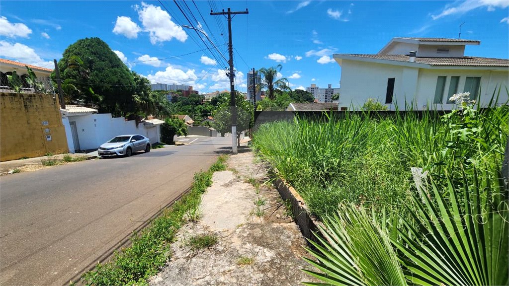 Terreno á venda no Parque Santa Monica