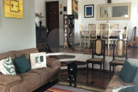 Casa em Condomínio em Urbanova, São José dos Campos/SP.