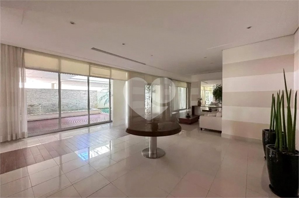 Apartamento para locação no Campo Belo com 51m², com 1 dormitório, 1 vaga, e lazer completo
