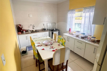 Ótima Casa à Venda – Avenida Salinas São José dos Campos