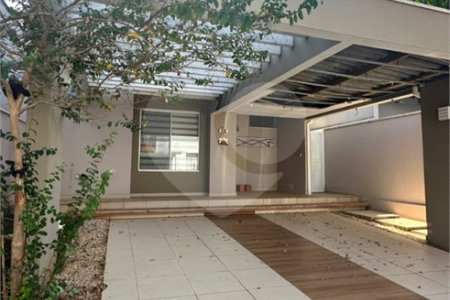 Indaiatuba- Villagio de Itaici- Venda - terreno 150,00 ms - construida 144, 15 ms - 3 dorms, 1 suite, sala, cozinha, wc - R$ 999.900,00 -Área de lazer conta com: Salão de festas - Piscina - Clube - Playground - Academia completamento bancário. Imóvel locado em setembro 2024, venda para investidor,