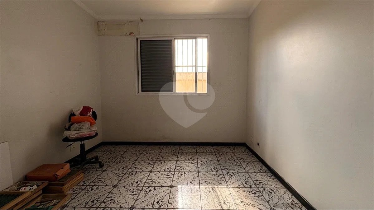 : Sobrado Amplo com Salão Comercial na Brasilândia – Pronto para o seu Negócio!