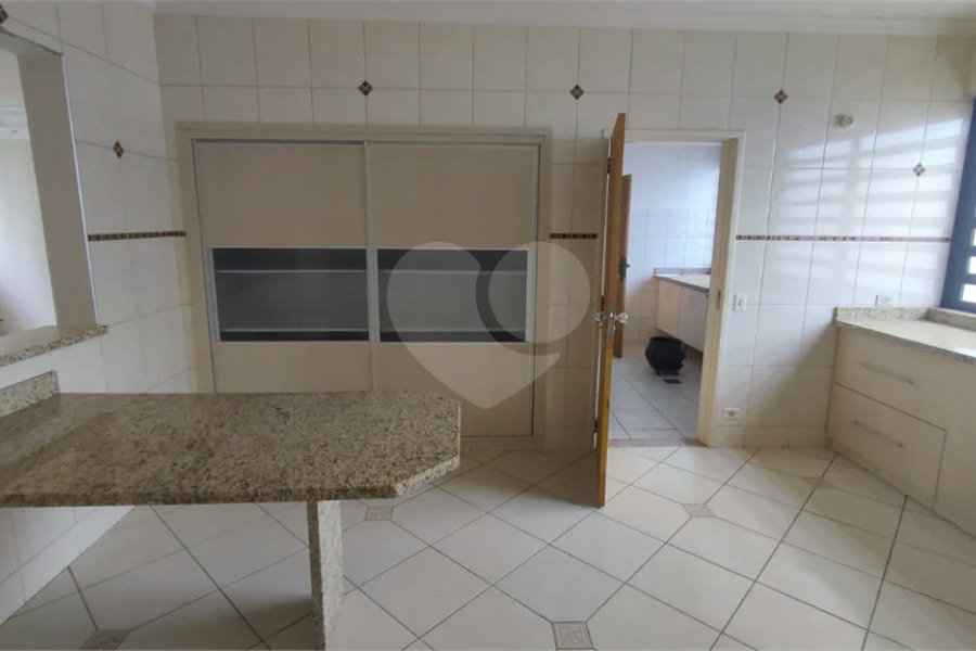 Apartamento Edifício Romano