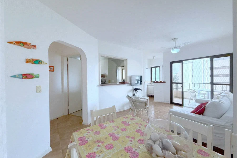 Apartamento à venda com 2 quartos, sendo 1 suíte,  em Riviera de São Lourenço, Bertioga, SP