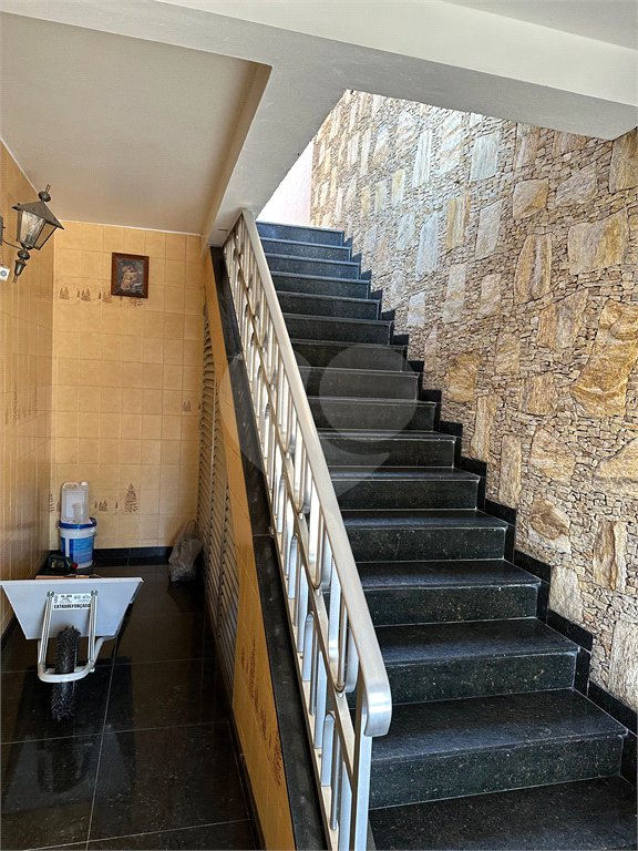 Casa à Venda no Bosque da Saúde com 271m², 3 Dormitórios, 1 Suíte e 4 Vagas