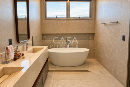 Casa nova no Saint Patrick com 926 m², 5 suítes, elevador e piscina aquecida, saúna em Sorocaba