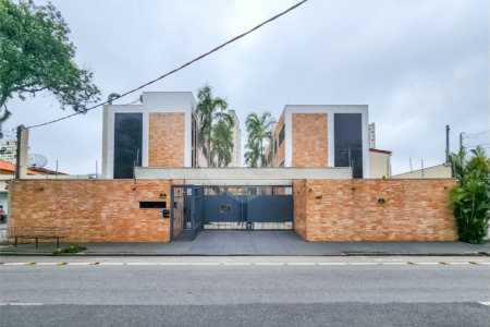 Casa em condomínio à venda na Granja Julieta
