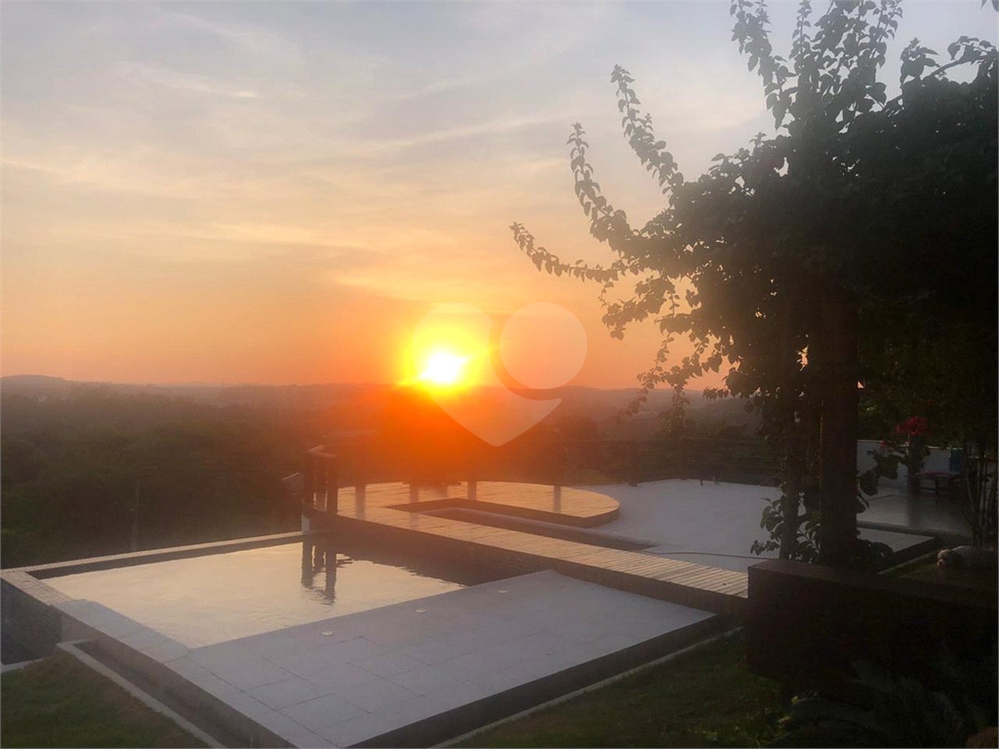 Mansão de Luxo em Louveira: Viva o Sonho no Condomínio Jardim Primavera