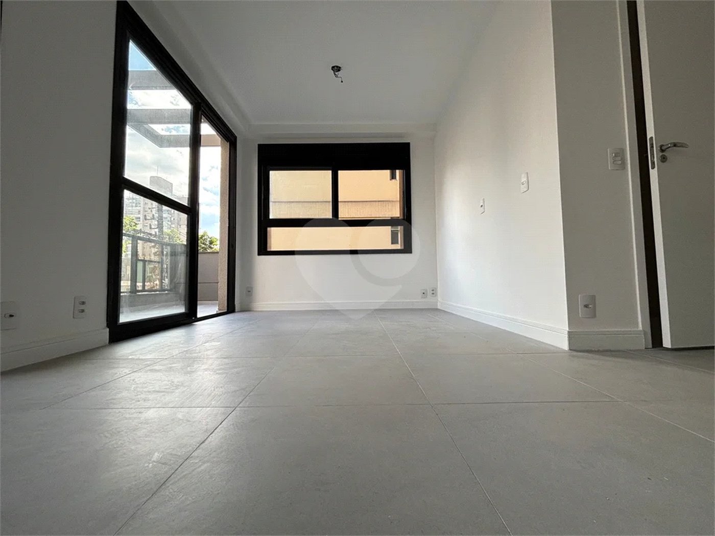 Apartamento aconchegante com terraço e sacada