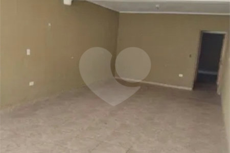 Sobrado à venda em Santo André , com 179m² , 2 dormitórios , sendo 1 suíte e 5 vagas.