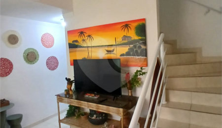 Sobrado à venda com 2 quartos em Solemar, Praia Grande, SP
