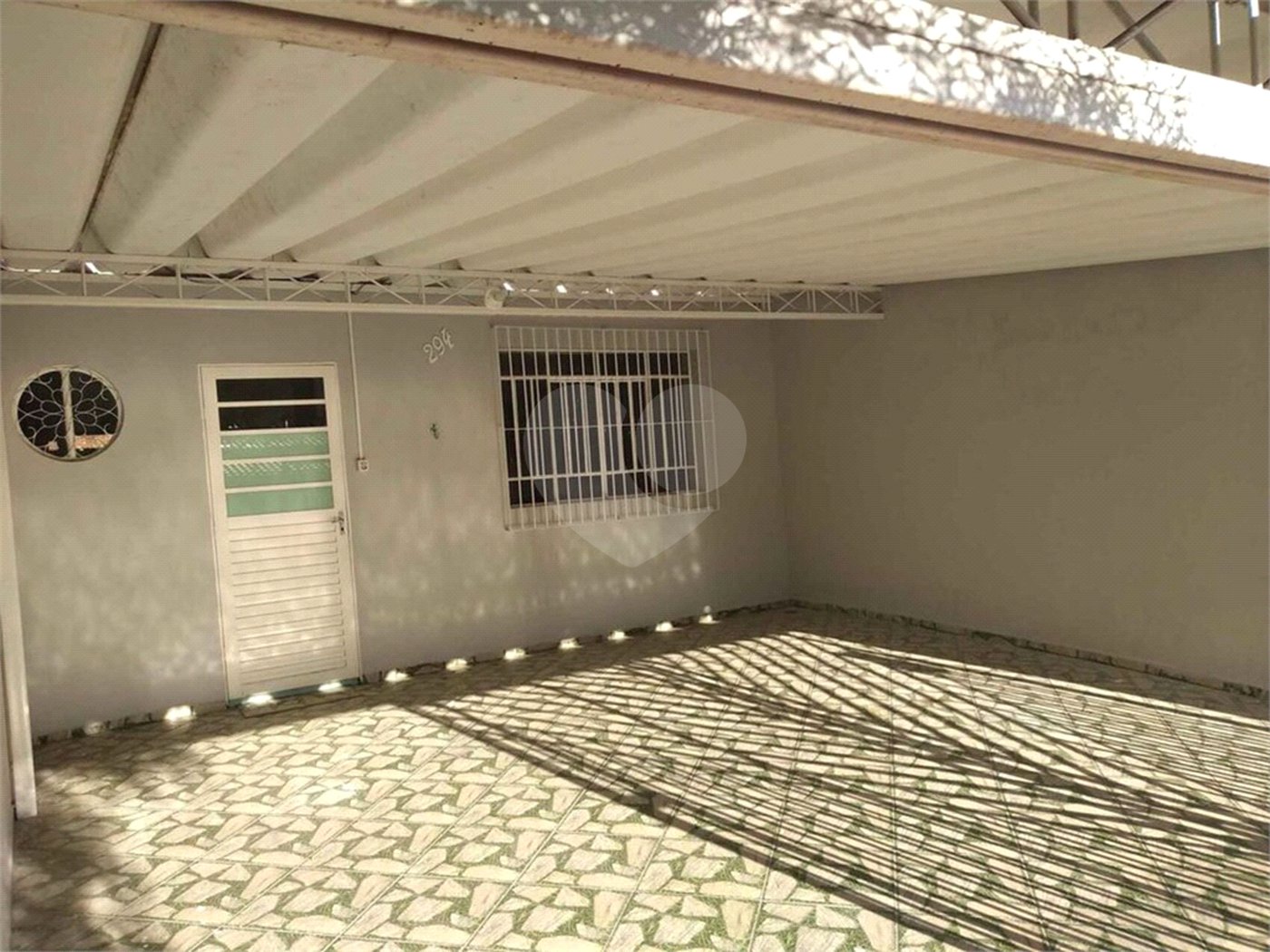 CASA A VENDA NO BAIRRO SANTA MARIA COM 3 DORMITORIOS, 1 BANHEIRO, 2 VAGAS, JACAREÍ/SP.