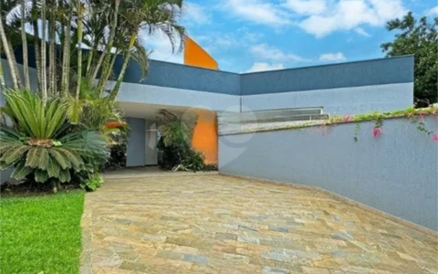 Casa a venda em Peruíbe - Frente ao Mar.