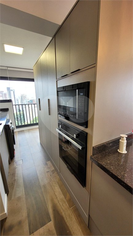 Apartamento de 2 quartos mobiliado à venda no Paraíso