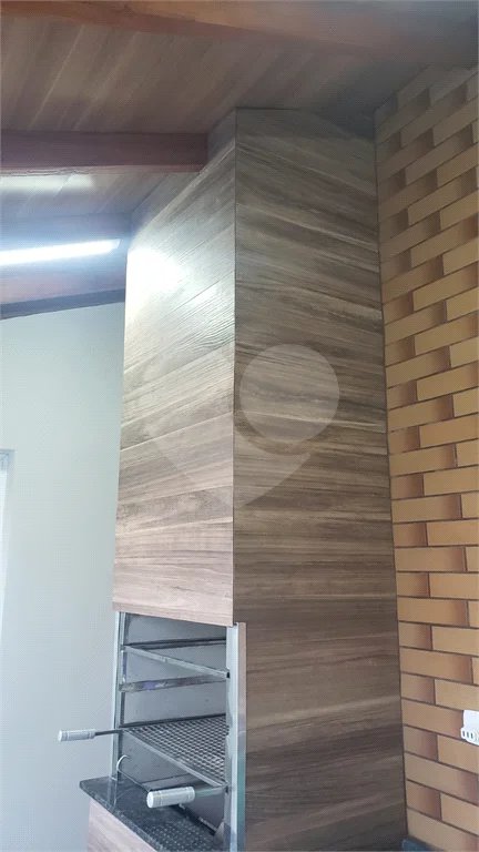 Sobrado novo com 3 suítes, 4 vagas, espaço gourmet com churrasqueira, jardim de inverno e acabamento premium. Conforto, modernidade e sofisticação.