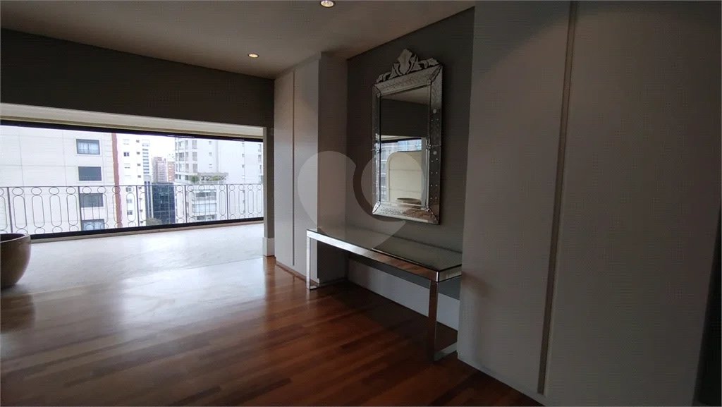 Á venda Apartamento Alto Padrão 5 suítes / 8 vagas 522m² Vila Nova Conceição