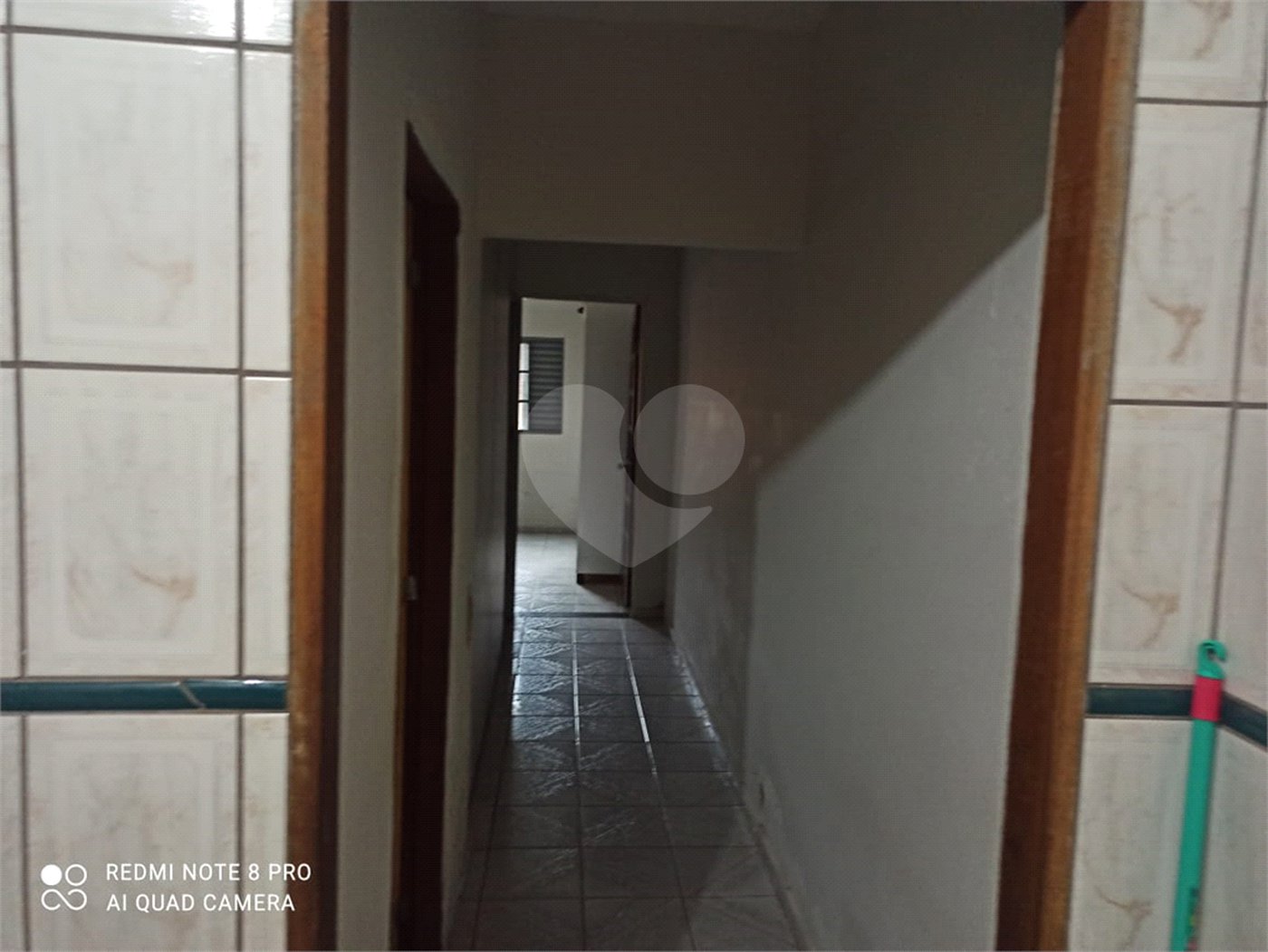 Casa Térrea com 2 dormitórios.
