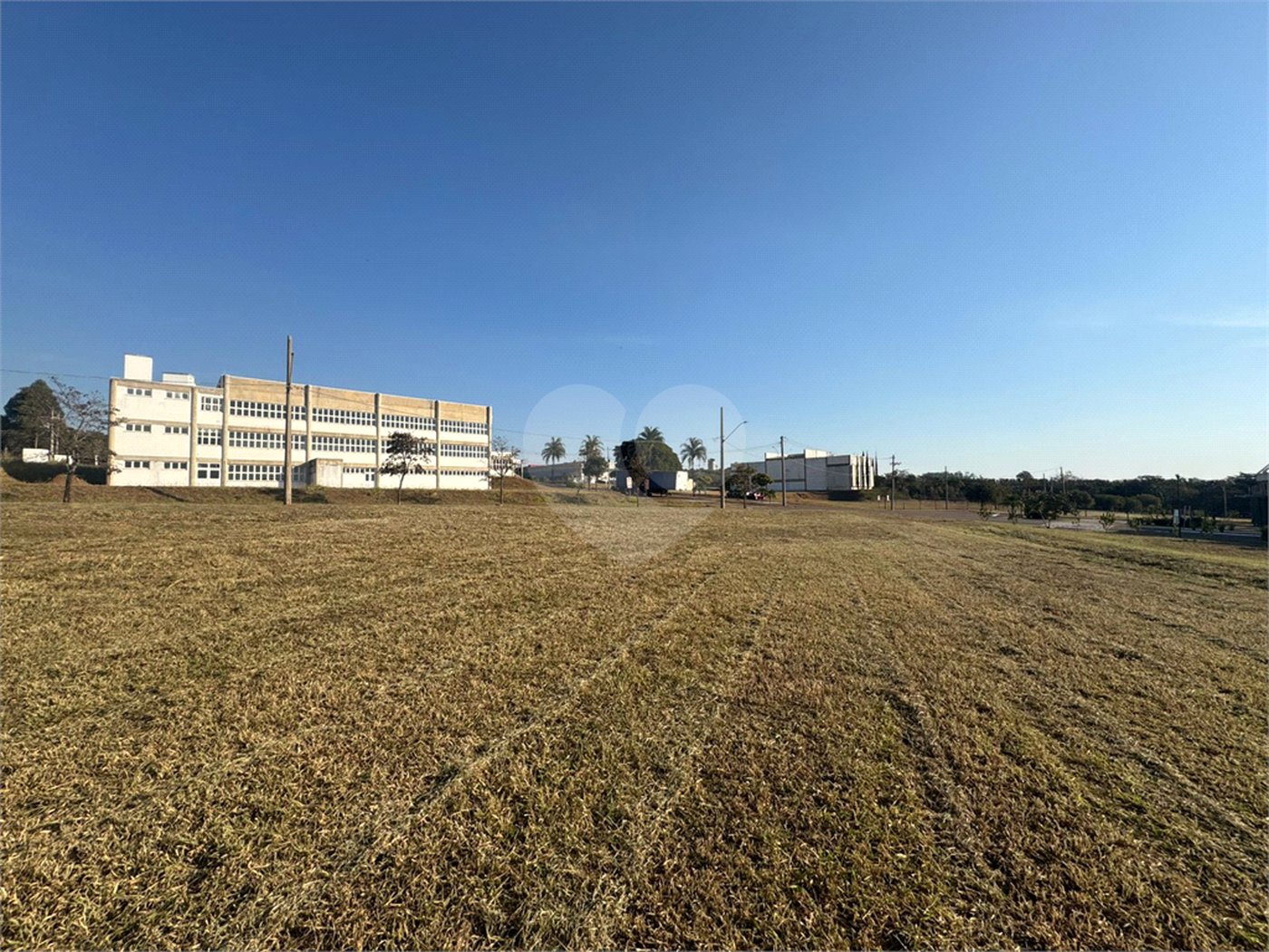 Terreno comercial de 1.685m2 á venda, em Parque Tecnológico Damha II.