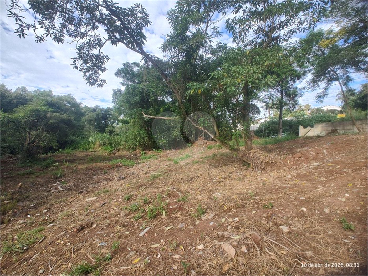Terreno em Atibaia com 1.196 metros, ótimo para chácara, excelente localização, avalia permuta com casa maior valor