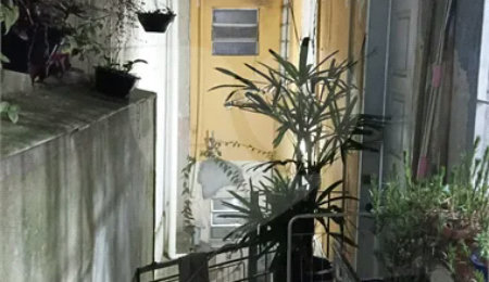 IMÓVEL COM SOBRADO + OUTRA CASA NO TERRENO, ÓTIMA PARA RENDA OU FAMÍLIA GRANDE