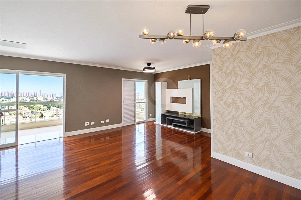 Cobertura de 260 m² em São Bernardo do Campo, com 4 dormitórios, 3 suítes, piscina privativa, espaço gourmet e vista livre. Viva esse privilégio! Agende sua visita e encante-se!