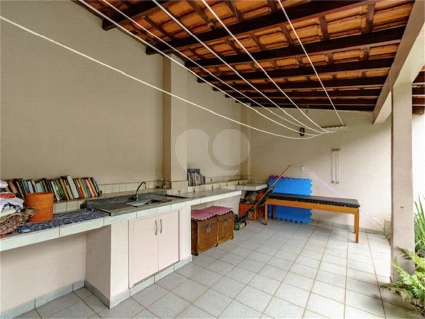 Casa para locação no Jardim da Saúde – São Paulo Imóvel amplo e elegante, com 360 m² de área construída em terreno de 400 m²