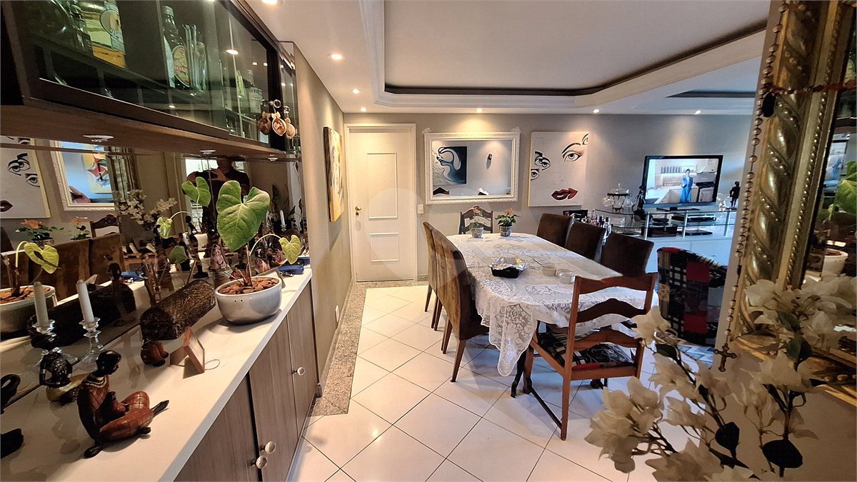 Apartamento a venda em Perdizes, 3 dormitórios, sendo 2 suítes e 2 vagas de garagem