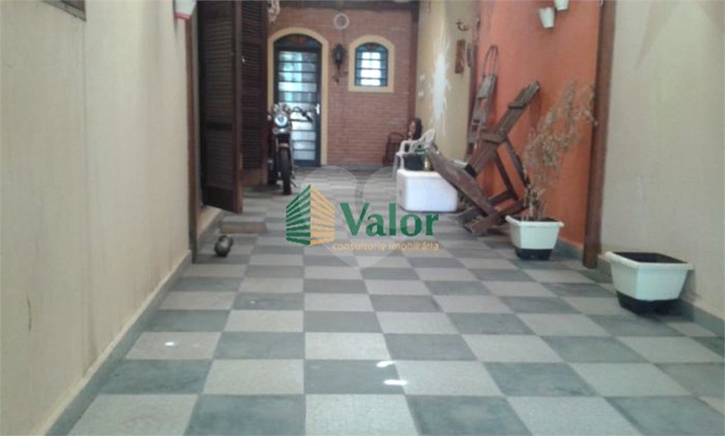 Casa com 4 dormitórios