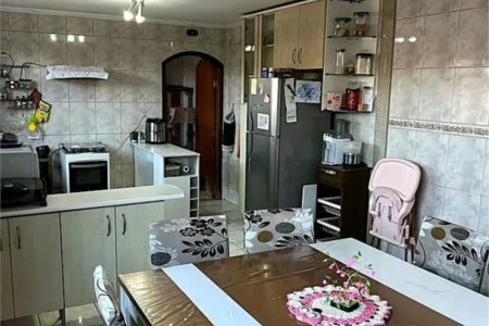 Sobrado à venda com 3 quartos, sendo 1 suíte,  em Parque Ipê, São Paulo, SP