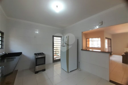 Casa de Alto Padrão à Venda e Locação no Parque Santa Mônica - São Carlos