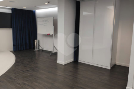 Sala comercial para locação em Moema