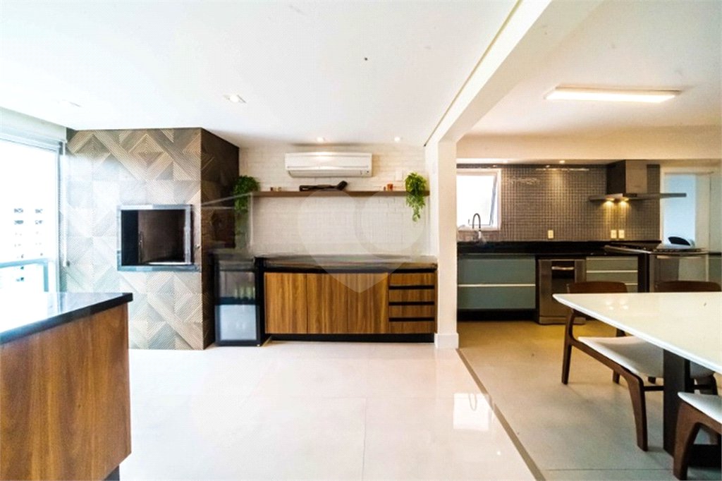 Apartamento na Mooca com 204m² com sacada gourmet com 4 suítes e 4 vagas condominio clube Aceita Permuta