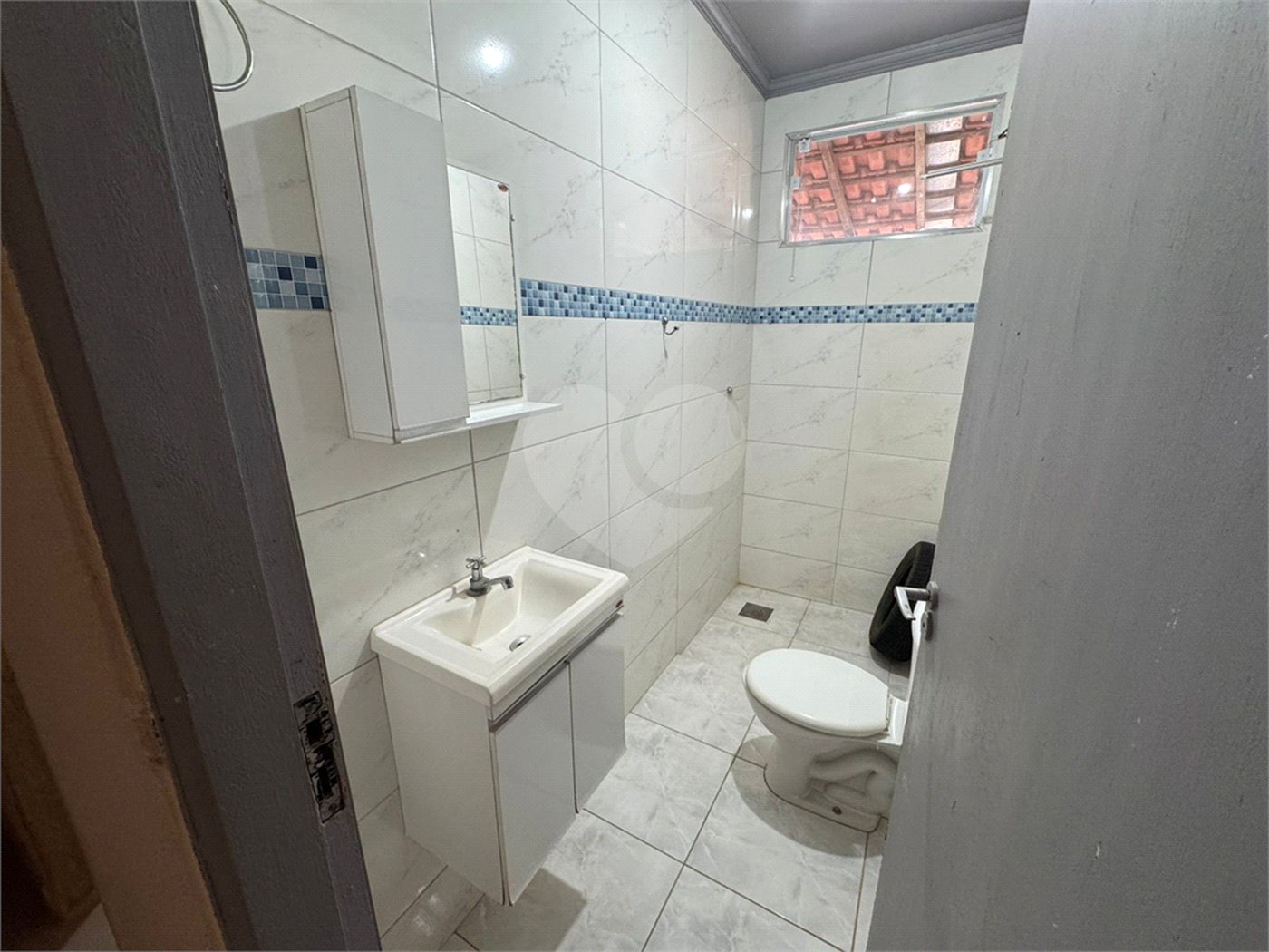Sobrado á venda com Edícula, no Jardim Embaré, em São Carlos-SP.