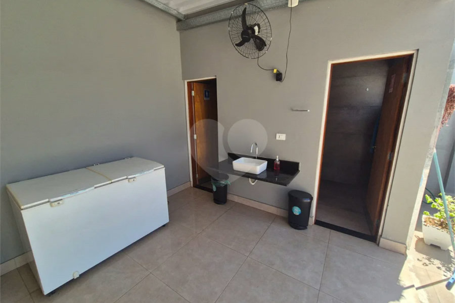Dois imóveis em um terreno de 300 m² (12 x 25) - Com acesso independente
