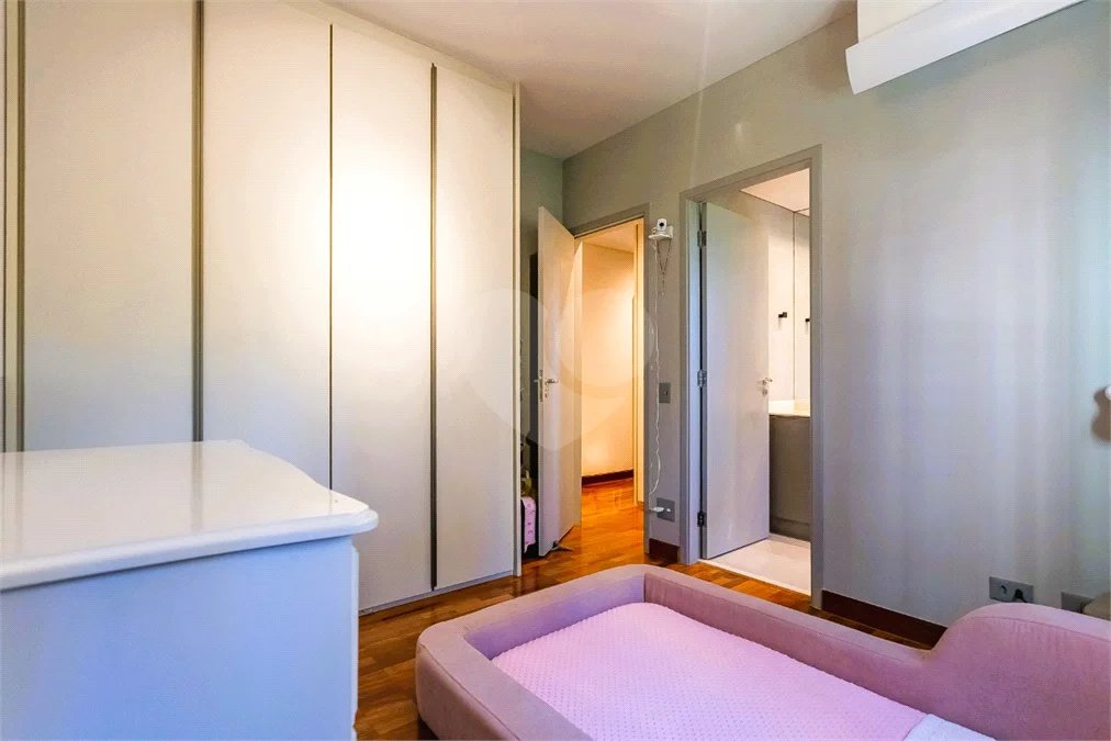 Vila Clementino - Apartamento reformado | 186 m² | 3 suítes | 3 vagas livres
