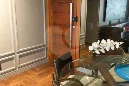 Apartamento 204 m² à Venda - Mooca, 4 suítes 4 vagas,Condominio Clube.