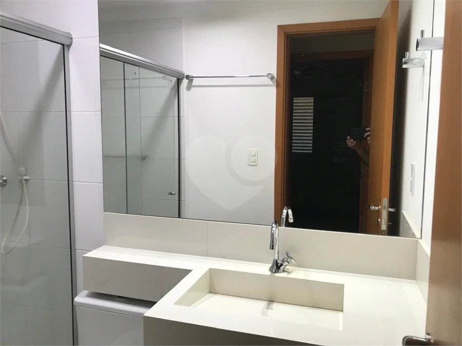 APARTAMENTO MOBILIADO EM FRENTE AO SHOPPING 02 DORMITÒRIOS